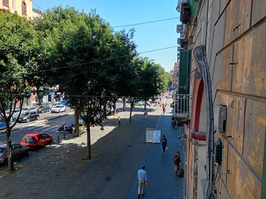 Immagine 40 di Camera in affitto  in via foria a Napoli