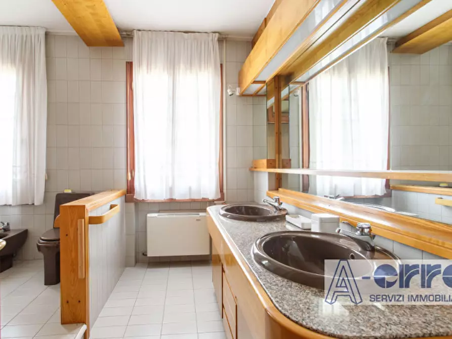 Immagine 9 di Villa in vendita  in Via Noè Bordignon a San Zenone Degli Ezzelini