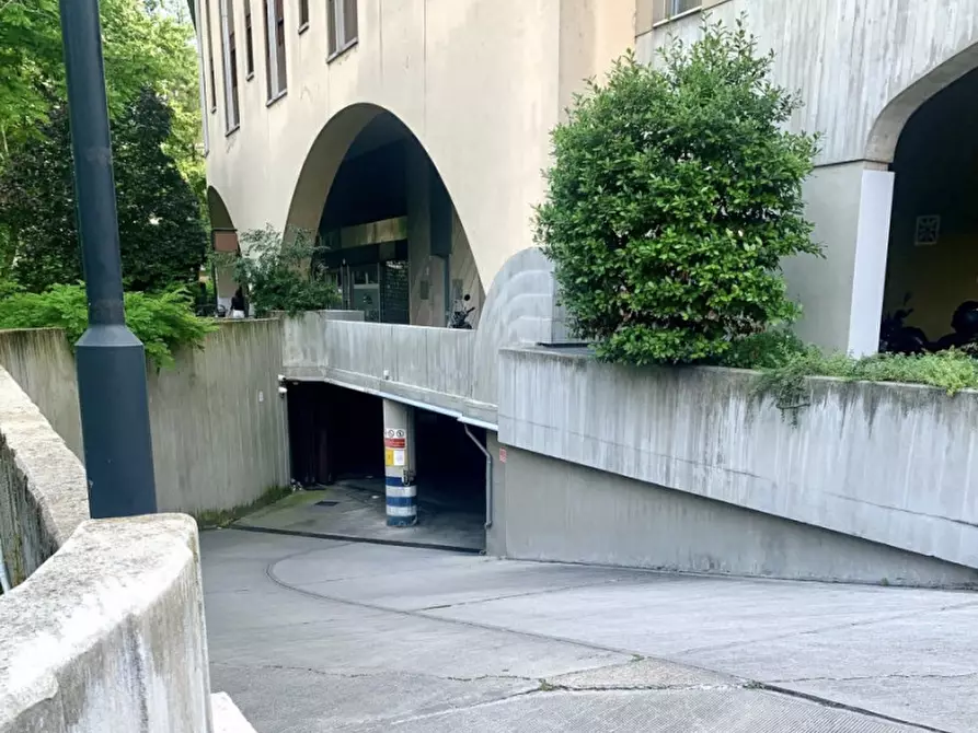 Immagine 1 di Garage in vendita  in via Del Carmine a Padova