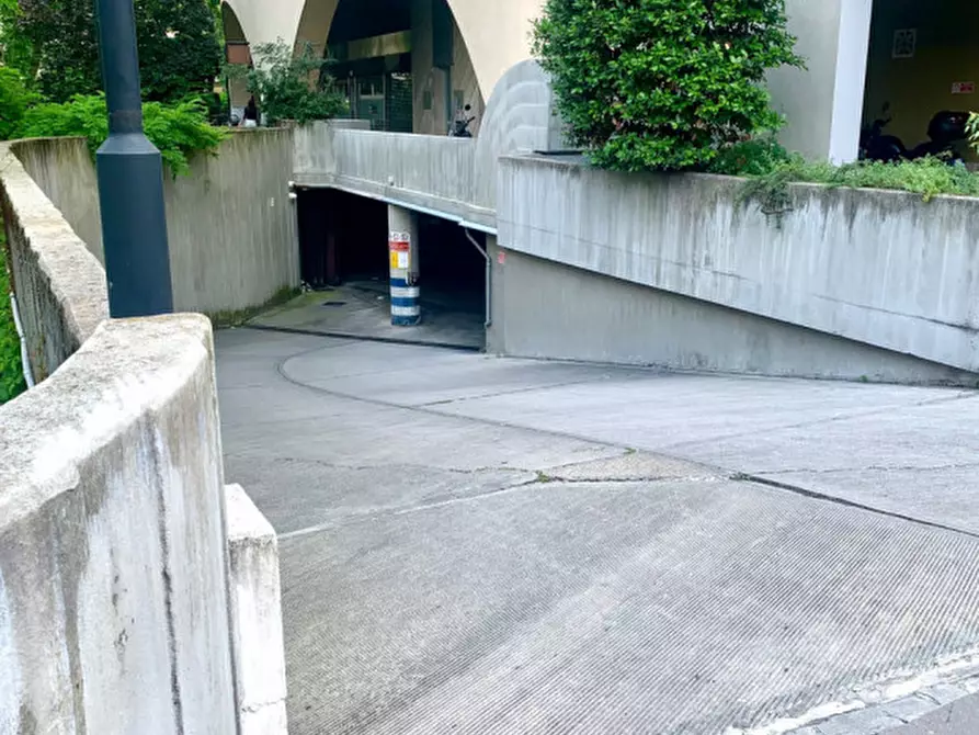 Immagine 1 di Garage in affitto  in via Del Carmine a Padova