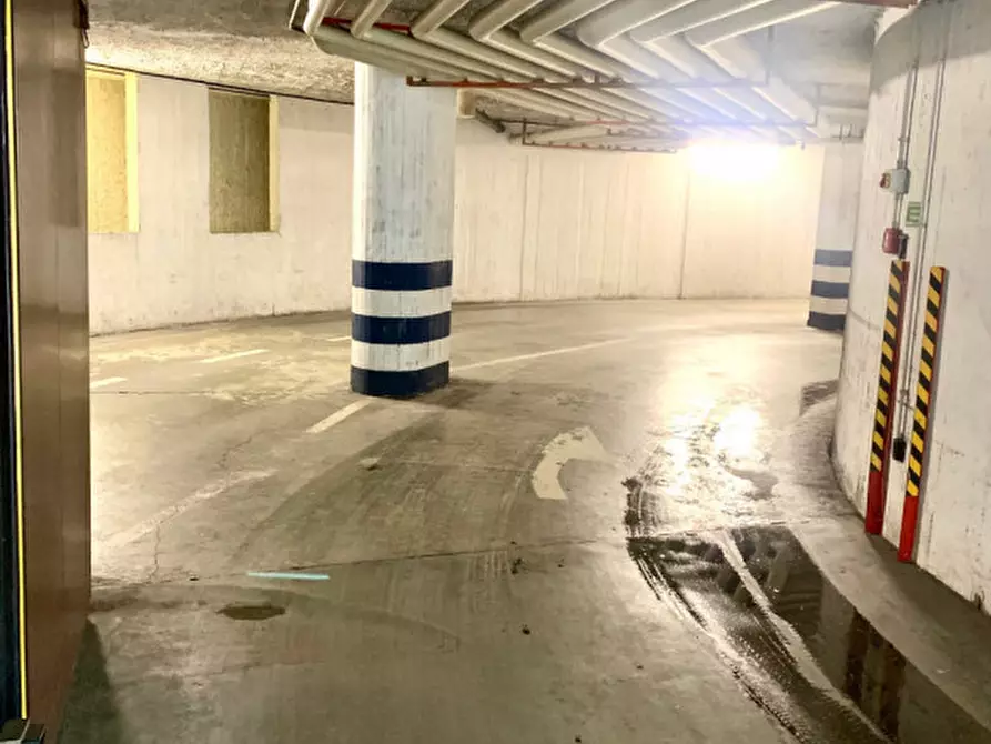 Immagine 2 di Garage in affitto  in via Del Carmine a Padova