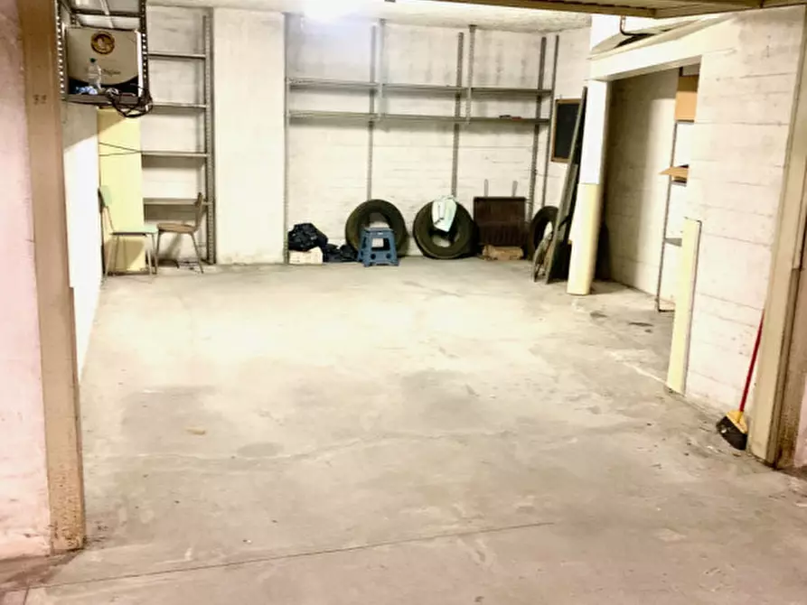 Immagine 4 di Garage in affitto  in via Del Carmine a Padova