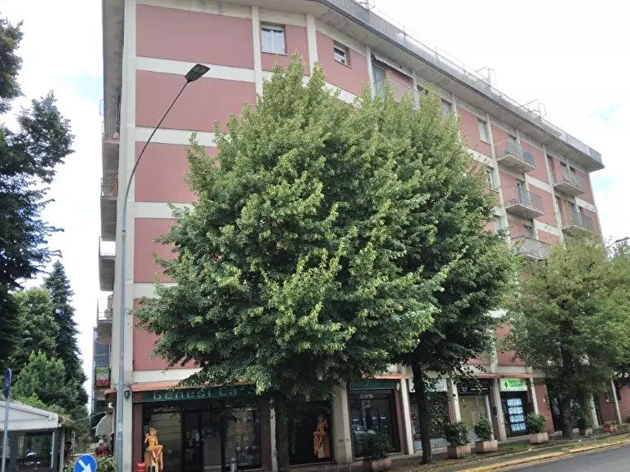 Immagine 3 di Negozio in vendita  in viale Piacenza n. 22 a Parma