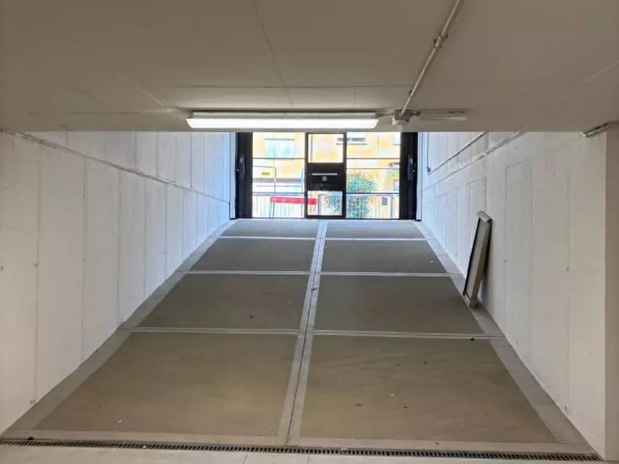 Immagine 2 di Garage in affitto  a Padova