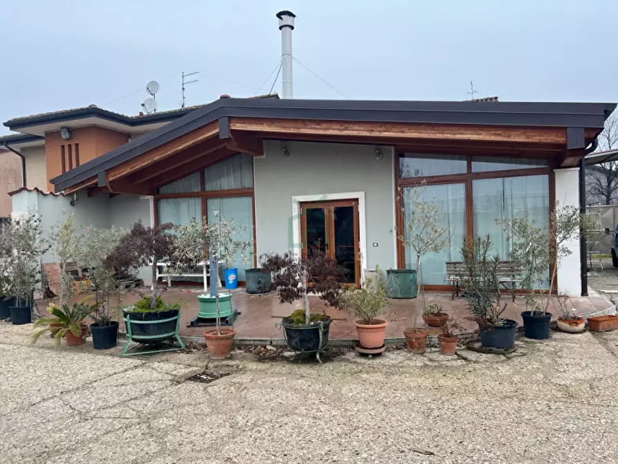 Immagine 32 di Negozio in vendita  in via villanova a San Bonifacio