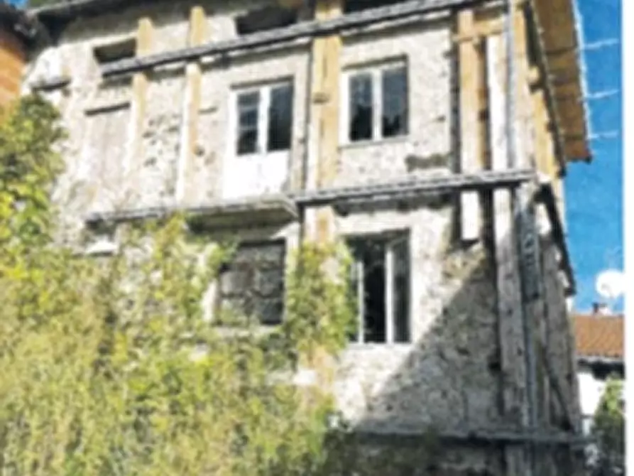 Immagine 1 di Casa indipendente in vendita  in CONTRADA BATTISTINI 20 a Valdagno