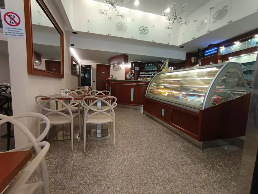 Immagine 4 di Attività commerciale in affitto  in Corso Italia a Savona