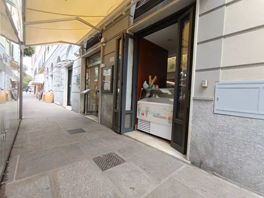Immagine 5 di Attività commerciale in affitto  in Corso Italia a Savona