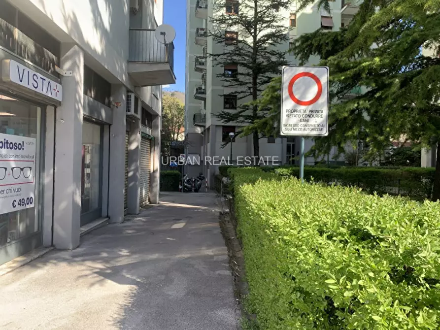 Immagine 2 di Magazzino in vendita  in Rotonda del Boschetto 2 a Trieste