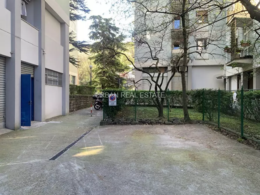 Immagine 3 di Magazzino in vendita  in Rotonda del Boschetto 2 a Trieste