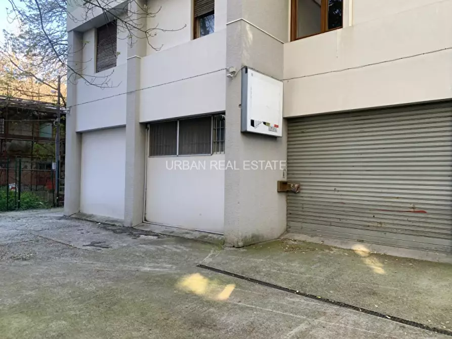 Immagine 4 di Magazzino in vendita  in Rotonda del Boschetto 2 a Trieste