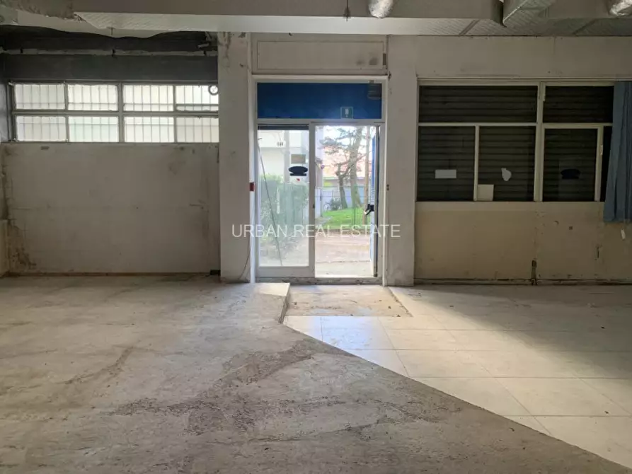 Immagine 6 di Magazzino in vendita  in Rotonda del Boschetto 2 a Trieste