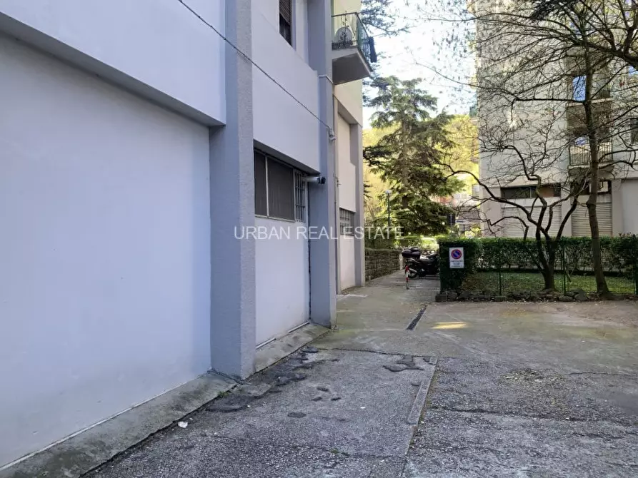 Immagine 9 di Magazzino in vendita  in Rotonda del Boschetto 2 a Trieste