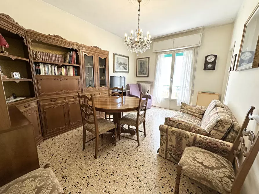 Immagine 3 di Palazzo in vendita  in Via Fulvia a Mirandola