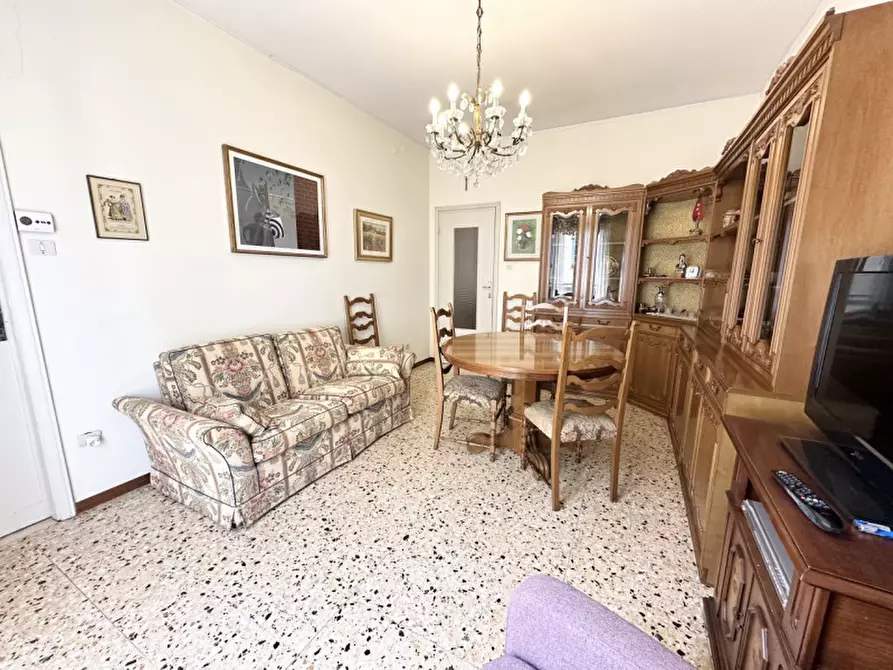 Immagine 4 di Palazzo in vendita  in Via Fulvia a Mirandola