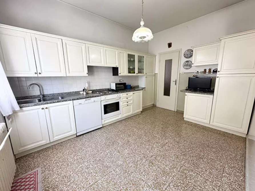 Immagine 5 di Palazzo in vendita  in Via Fulvia a Mirandola