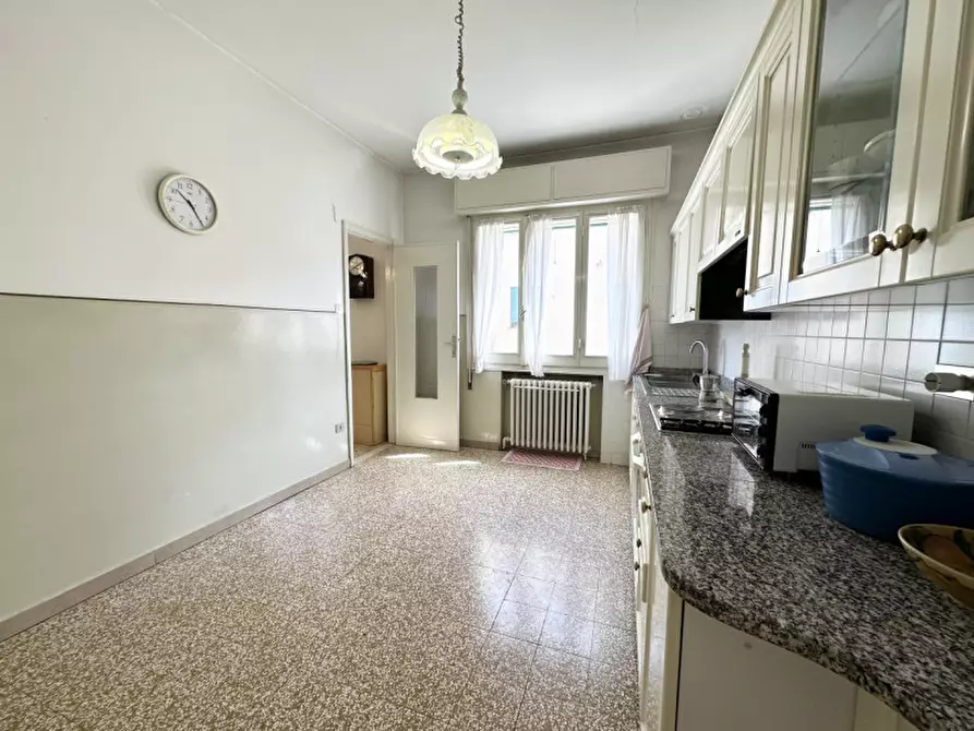 Immagine 8 di Palazzo in vendita  in Via Fulvia a Mirandola