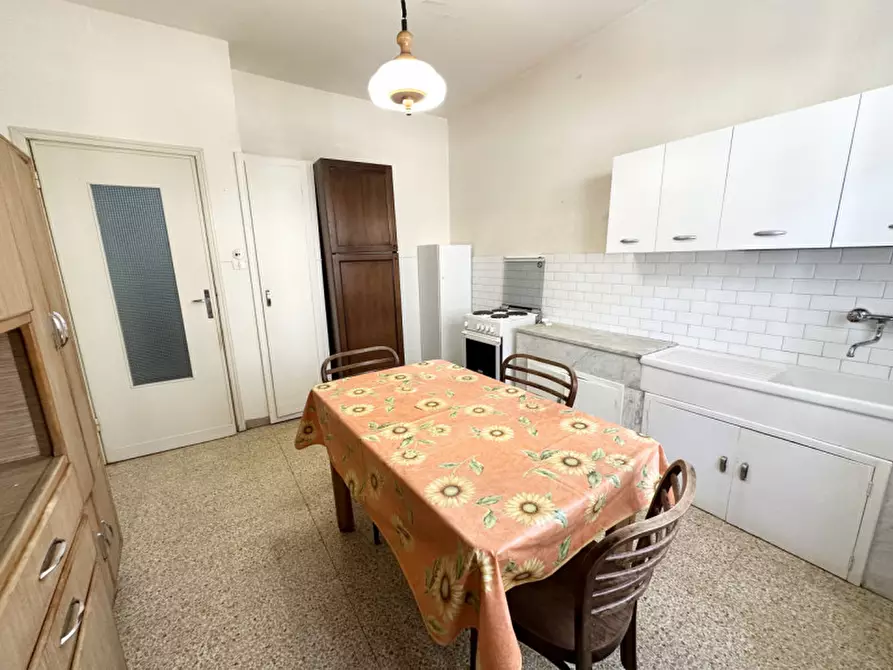 Immagine 28 di Palazzo in vendita  in Via Fulvia a Mirandola