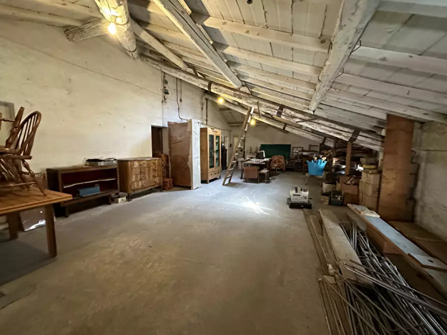 Immagine 38 di Palazzo in vendita  in Via Fulvia a Mirandola