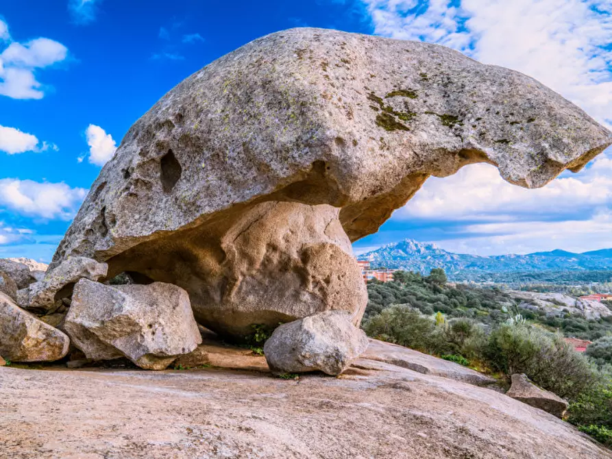 Immagine 22 di Casa indipendente in vendita  in Via Satta a Arzachena
