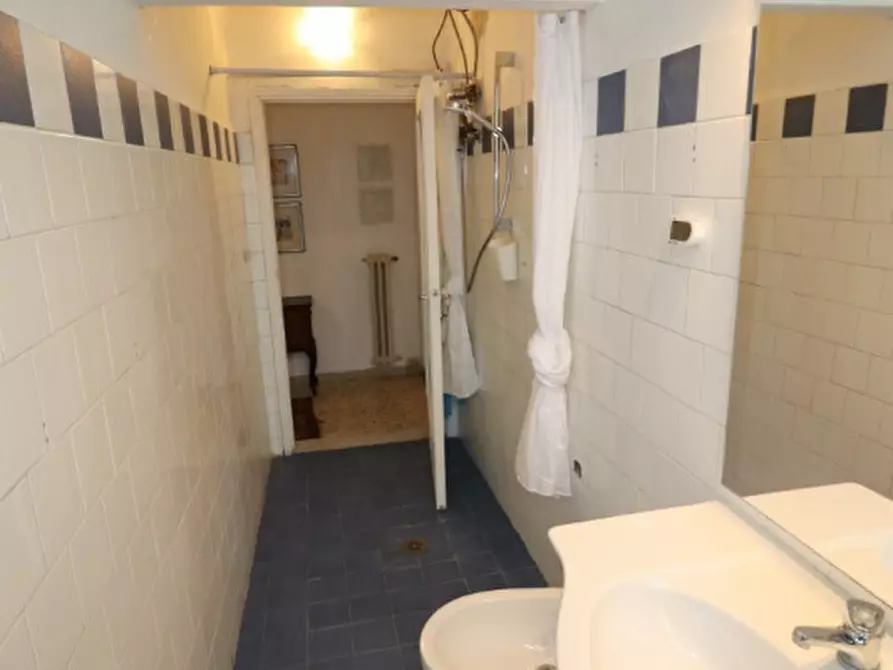 Immagine 17 di Appartamento in vendita  in via Cennano a Montevarchi