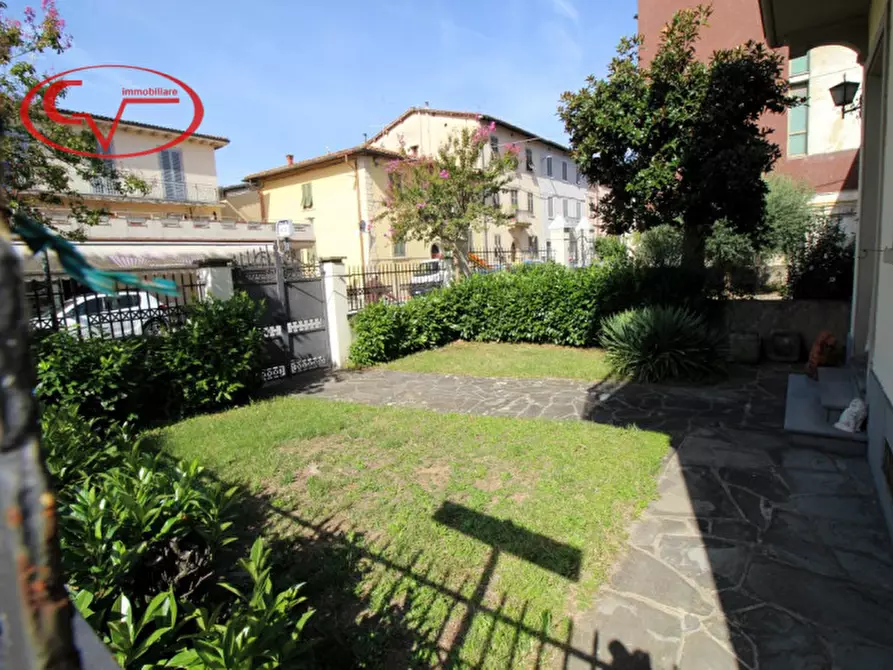 Immagine 2 di Villa in vendita  in Via Costituzione a San Giovanni Valdarno