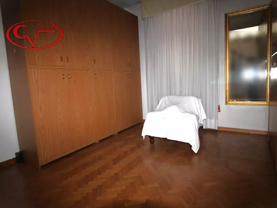 Immagine 21 di Villa in vendita  in Via Costituzione a San Giovanni Valdarno
