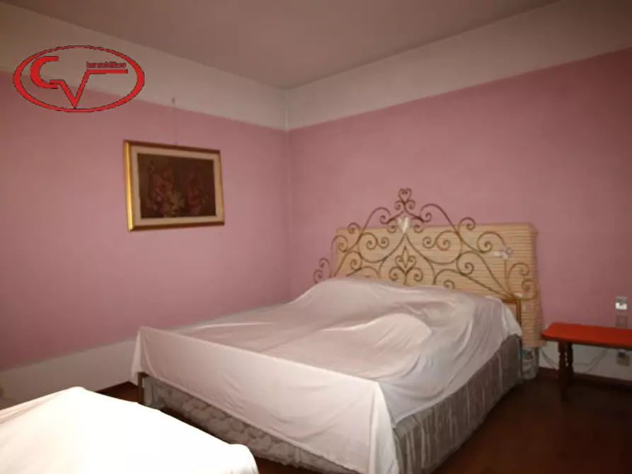 Immagine 22 di Villa in vendita  in Via Costituzione a San Giovanni Valdarno