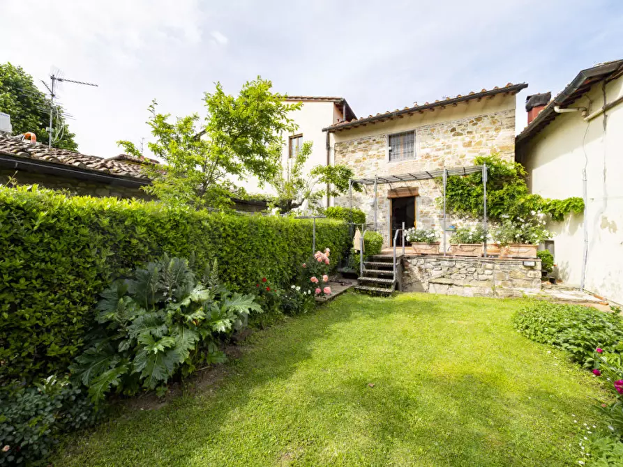 Immagine 1 di Casa indipendente in vendita  in VIA SAN MARTINO A QUONA a Pontassieve