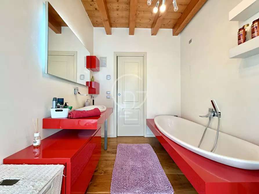 Immagine 19 di Attico in vendita  in Via Giovanni Pascoli a Desenzano Del Garda