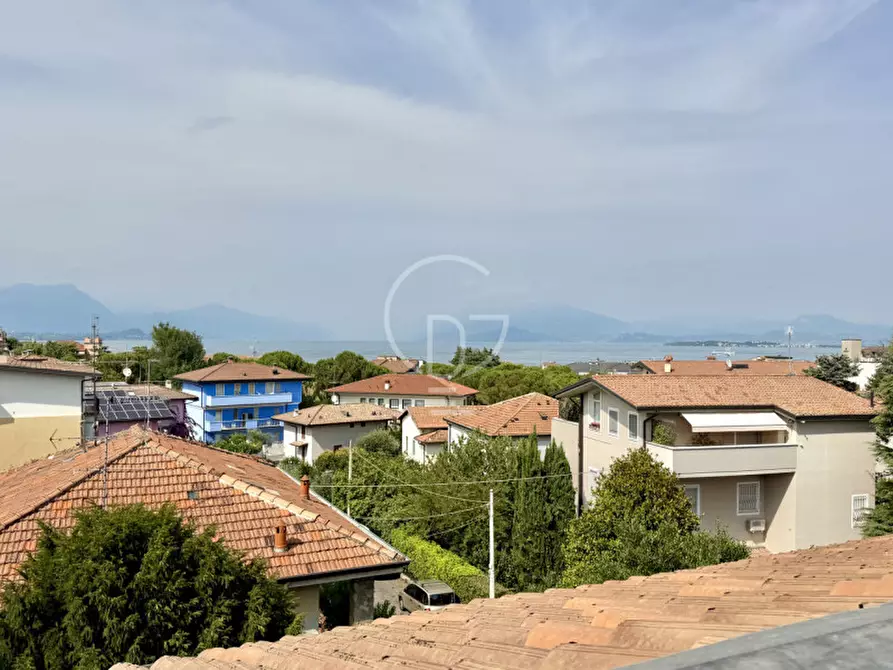 Immagine 33 di Attico in vendita  in Via Giovanni Pascoli a Desenzano Del Garda