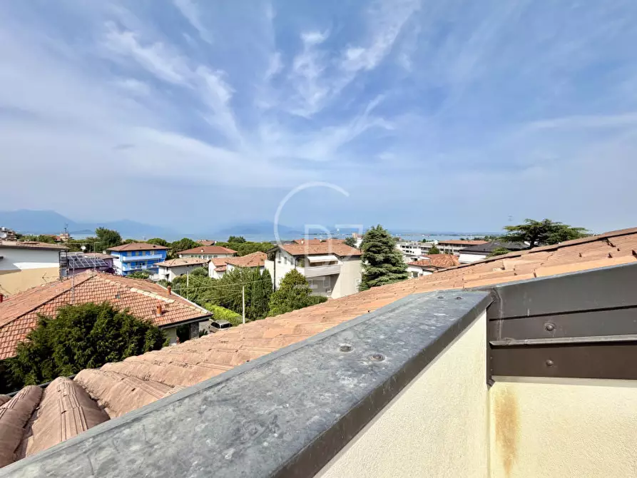 Immagine 35 di Attico in vendita  in Via Giovanni Pascoli a Desenzano Del Garda