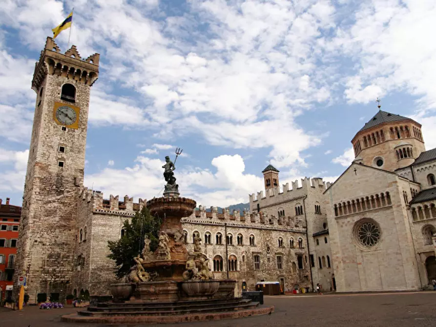 Immagine 1 di Appartamento in vendita  in piazza duomo a Trento