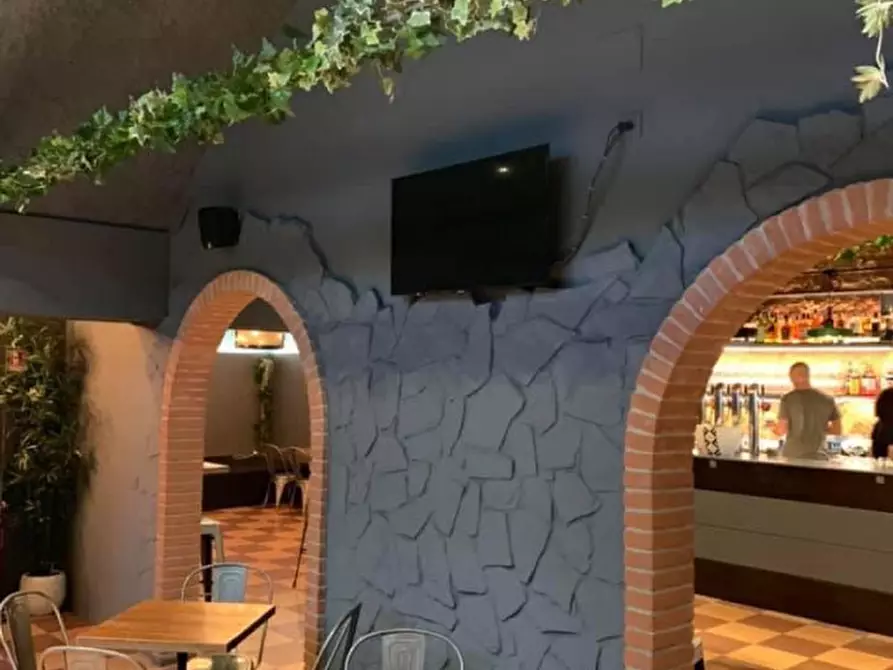 Immagine 3 di Attività commerciale in affitto  a Tregnago