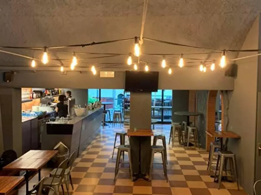 Immagine 9 di Attività commerciale in affitto  a Tregnago