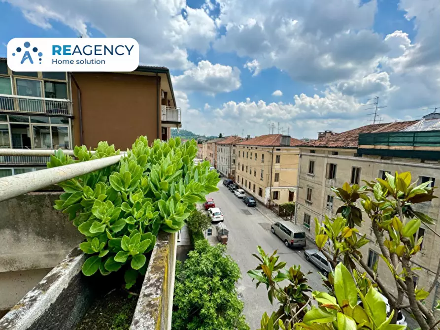 Immagine 22 di Attico in vendita  in via Dei Mille a Vicenza