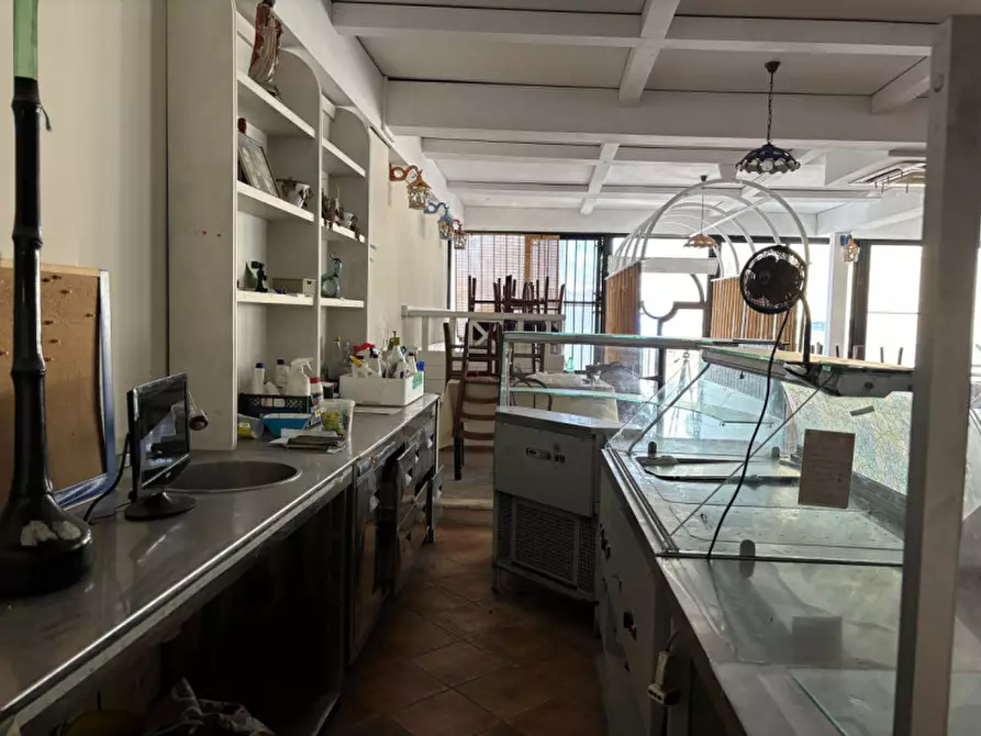 Immagine 9 di Appartamento in vendita  in via ponte della gatta a Torre Del Greco