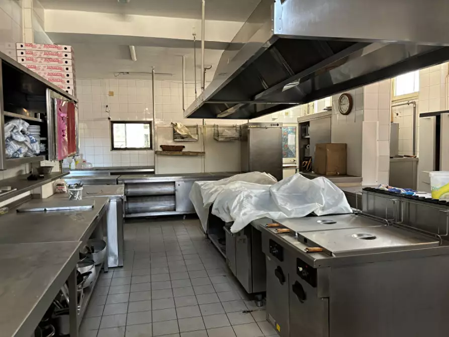 Immagine 10 di Appartamento in vendita  in via ponte della gatta a Torre Del Greco