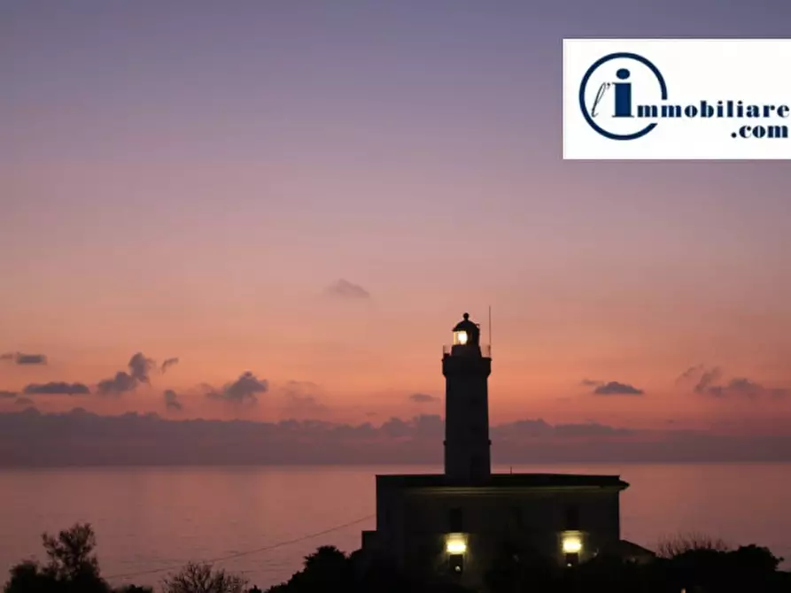 Immagine 1 di Villa in vendita  in Via del faro a Anzio