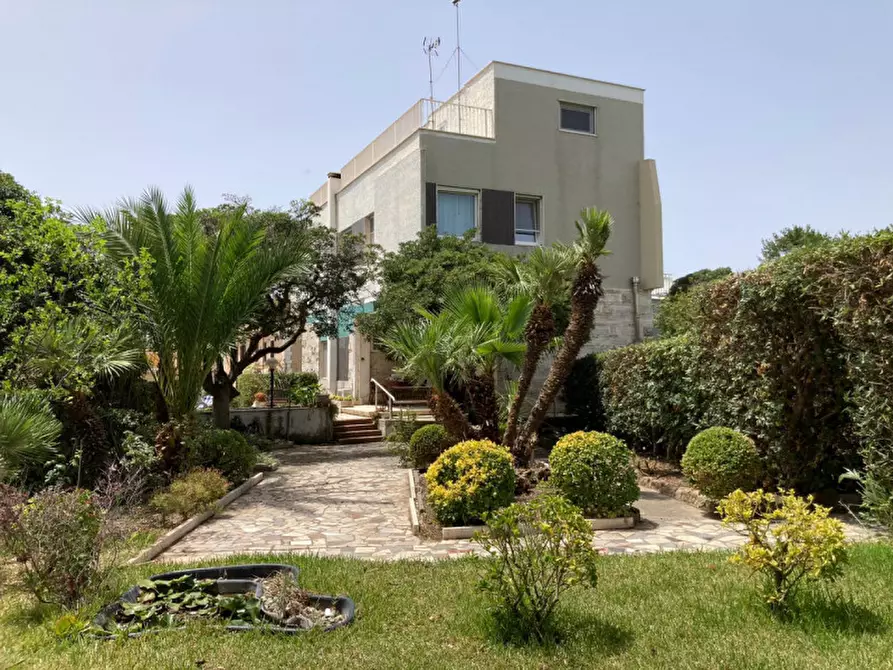 Immagine 9 di Villa in vendita  in Via del faro a Anzio