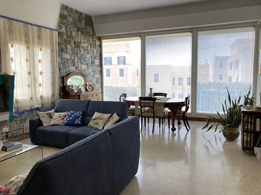 Immagine 12 di Villa in vendita  in Via del faro a Anzio