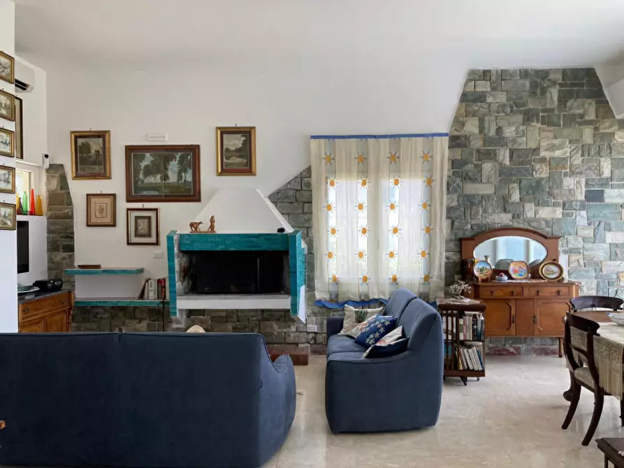 Immagine 18 di Villa in vendita  in Via del faro a Anzio