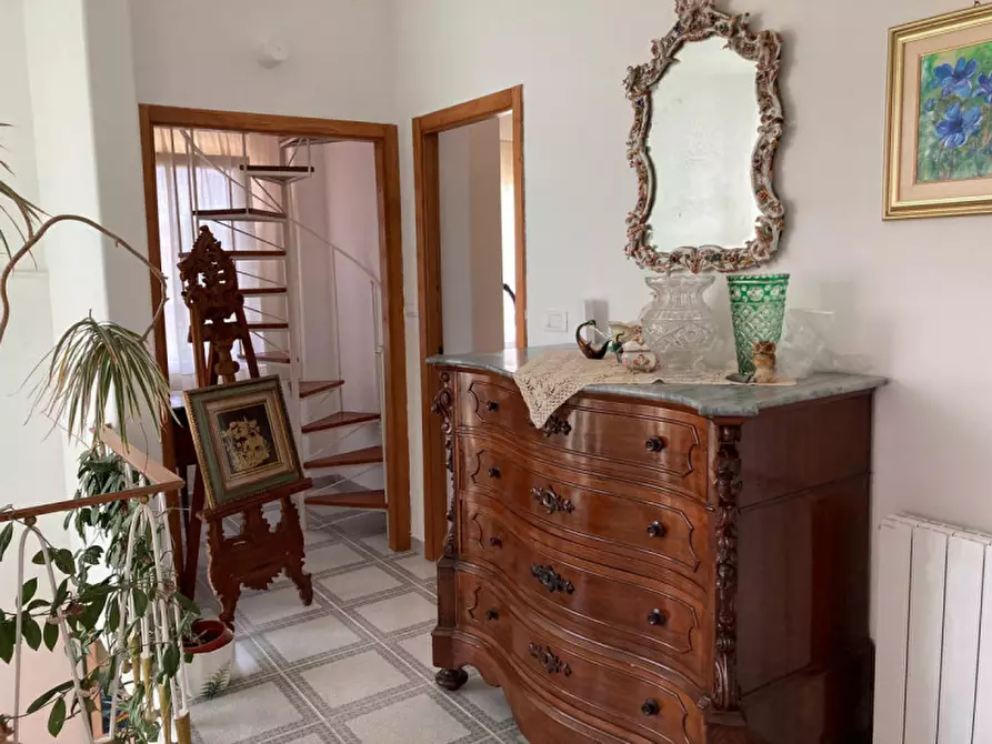 Immagine 21 di Villa in vendita  in Via del faro a Anzio