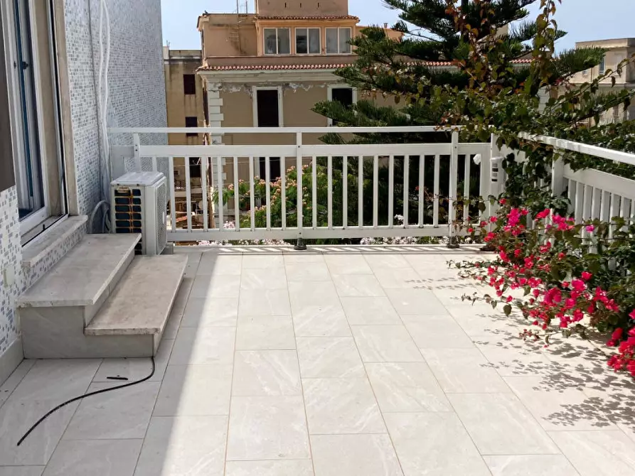 Immagine 26 di Villa in vendita  in Via del faro a Anzio