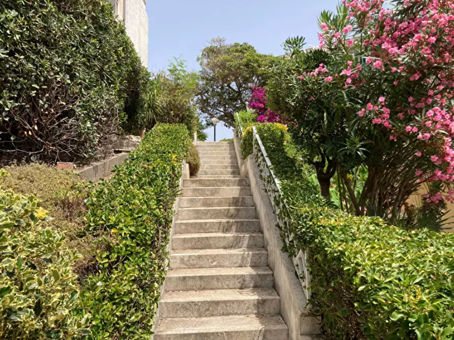 Immagine 29 di Villa in vendita  in Via del faro a Anzio