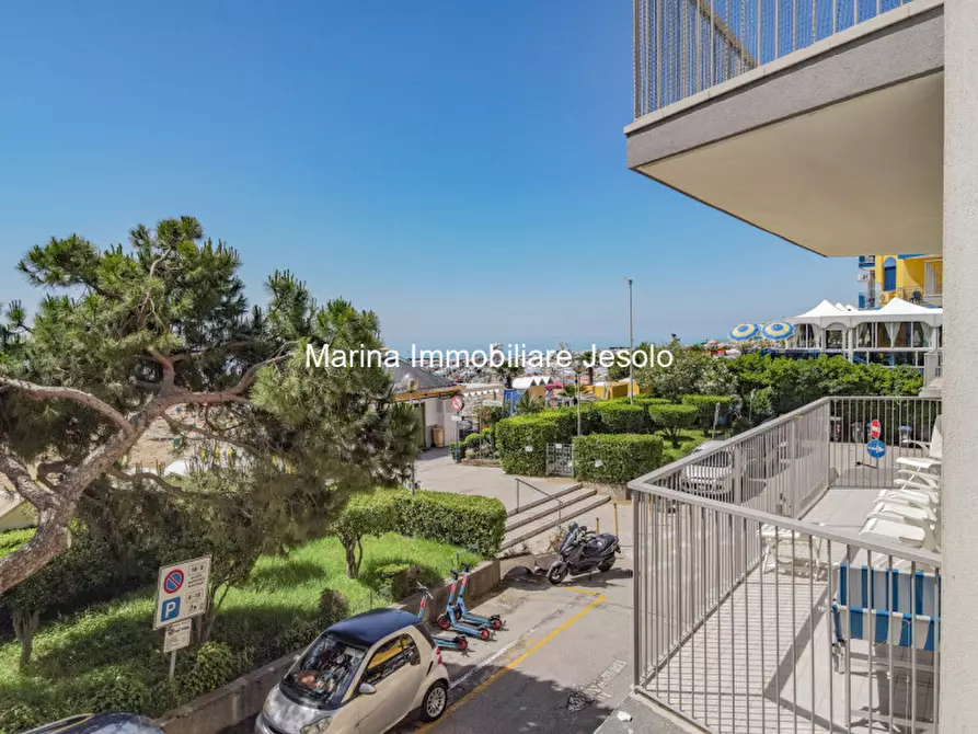 Immagine 1 di Appartamento in vendita  in via Bafile a Jesolo