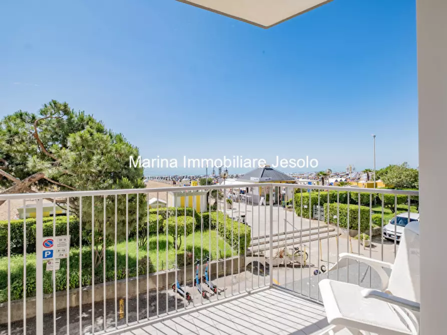 Immagine 6 di Appartamento in vendita  in via Bafile a Jesolo