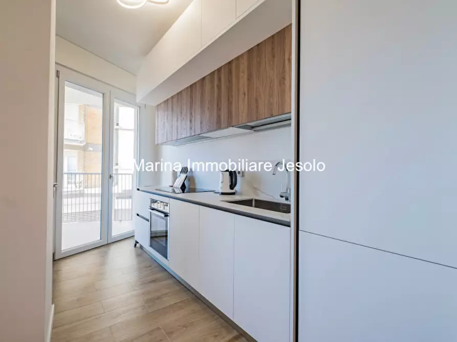 Immagine 8 di Appartamento in vendita  in via Bafile a Jesolo
