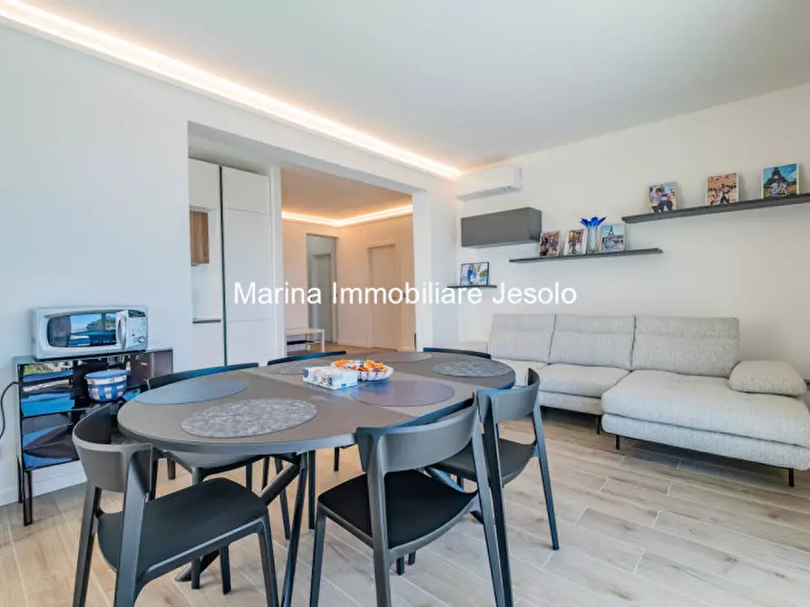 Immagine 8 di Appartamento in vendita  in via Bafile a Jesolo