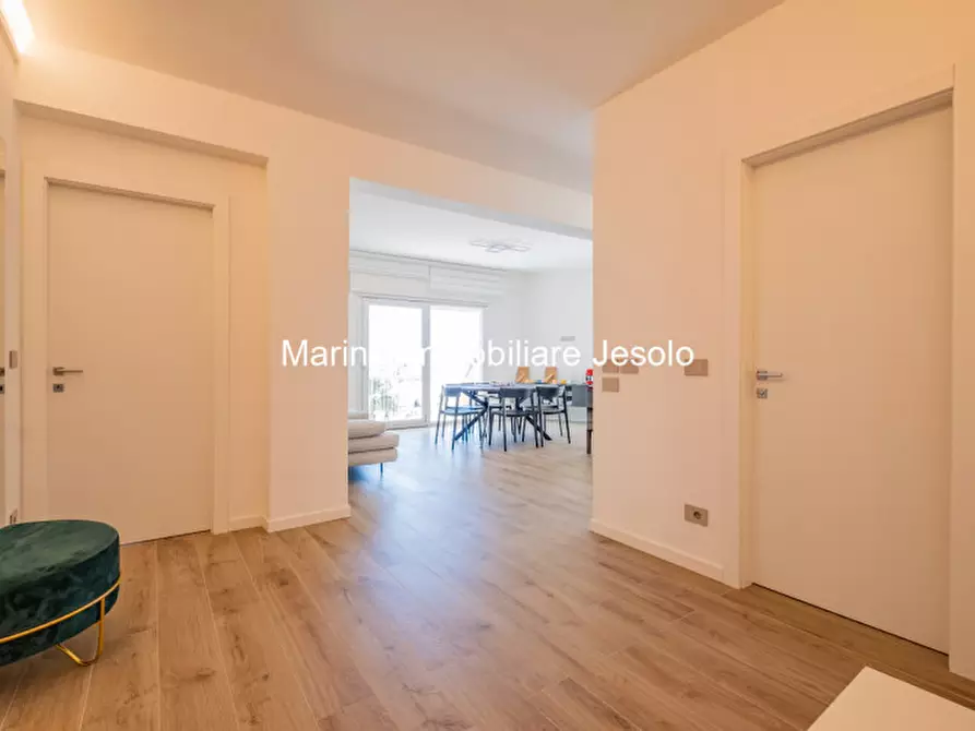 Immagine 9 di Appartamento in vendita  in via Bafile a Jesolo